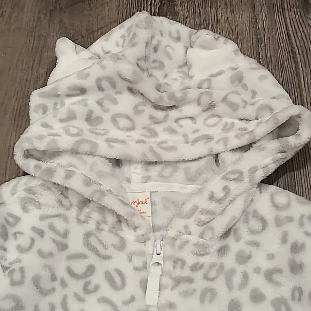 Cat & Jack Gray Leopard Print Kids Pajamas Size Small 6/7